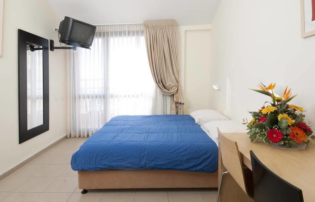 Hi - Shlomi Hostel Shelomi エクステリア 写真